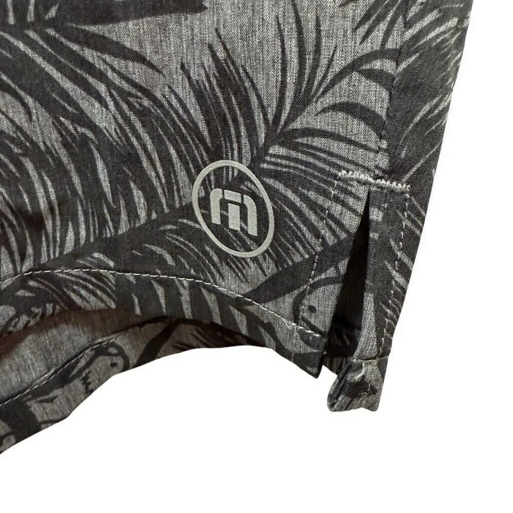 Travis Matthew Men’s Size XL Breakwater Shorts 8” Grey‎ Black Leaf Pattern